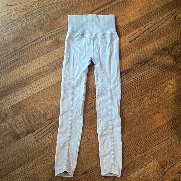 Free People Good Karma Iced Gray NWOT Leggings - Picture 6 of 7